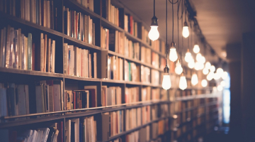 Bibliotēkā. Publicitātes foto