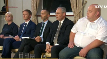 Daļa no Latvijas partiju līderiem, kuri piedalījās LTV translētajās priekšvēlēšanu debatēs Londonā. 