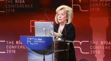Rīgas Juridiskās augstskolas viesprofesore Vita Matīsa piedalās drošības un aizsardzības forumā "Rīgas konference 2018". Foto: Ieva Leiniša, LETA