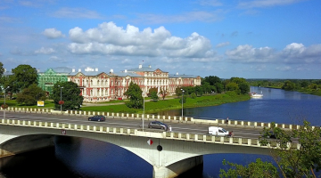 Jelgavas pils un tilts pār Lielupi. Foto: Kaspars Nordens, LETA