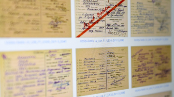 Daļa no bijušās Valsts drošības komitejas (VDK) dokumentiem jeb tā dēvētajiem "čekas maisiem" publiskota interneta vietnē "kgb.arhivi.lv". Foto: Paula Čurkste, LETA