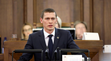Saeimas deputāts Juris Jurašs uzstājas debatēs Saeimas sēdē. Foto: Evija Trifanova, LETA