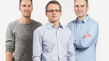 SIA OSS Networks līdzīpašnieki Mārtiņš Gailītis (no kreisās), Juris Breicis un Armands Meinarts.
Foto — Edmunds Brencis