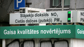 Pilsētas atmosfēras gaisa kvalitātes novērtējuma stacija Kr.Valdemāra ielā 2012. gadā. Foto: Lita Krone, LETA