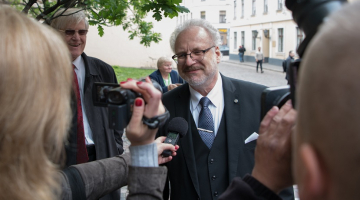 Egils Levits ierodas Saeimā uz balsojumu par Valsts prezidentu. Foto: Saeimas Preses centrs