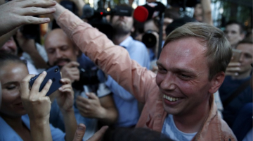 Ivans Golunovs pēc atbrīvošanas no apcietinājuma. Foto: TASS