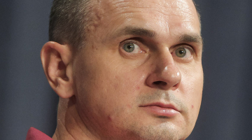 Oļegs Sencovs preses konferencē Kijevā dažas dienas pēc atbrīvošanas.
Foto — Scanpix