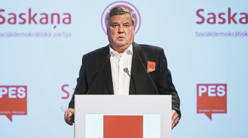 Jānis Urbanovičs partijas darbu organizēšot tā, lai «nebūtu neviena statista ne valdē, ne domē, lai visi komunicētu, būtu uzklausīti, nekautrētos kritizēt un būtu sacensība starp viedokļiem»
Foto — Edmunds Brencis