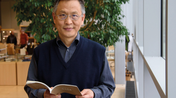 Ķīniešu dzejnieks un literatūrkritiķis Liu Huižu.
Foto — Gints Ivuškāns
