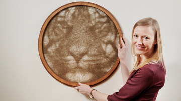 Jaunā uzņēmēja Ilze Kalpiša, Diegu meistars.
Foto — Edmunds Brencis
