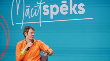 Valdis Zuters, Tukuma Raiņa ģimnāzijas fizikas skolotājs. Publicitātes foto
