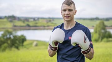 Bokseris Elvis Veisbergs. Publicitātes foto