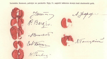 Parakstu lapa no 1920. gada Latvijas - Padomju Krievijas miera līguma.