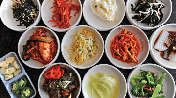 Korejiešu banchan — dažādas piedevas, kas papildina vienu galveno ēdienu