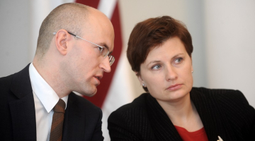 Daniels Pavļuts un Ilze Viņķele. Foto: Ieva Čīka, LETA