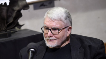 Dzejnieks un tulkotājs Uldis Bērziņš. Foto: Sintija Zandersone, LETA