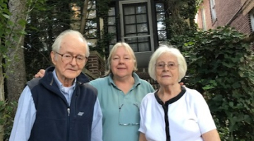 Jānis Krēsliņš (no kreisās). Foto no privāta arhīva