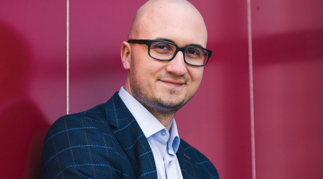 Psihoterapeits Artūrs Miksons: jau pirms pandēmijas bija vērojams, ka cilvēki ģimenē retāk sarunājas, bet sociālie tīkli kļūst par alternatīvu personiskam kontaktam.
Foto no personīgā arhīva