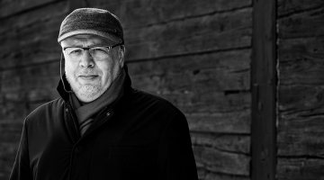 «Latvijā ir uzkrājies apjomīgs arheoloģisko avotu materiāls, kura izpēte būs darba lauks vēl vismaz vienai vai divām paaudzēm,» ir pārliecināts Armands Vijups.
Foto — Matīss Markovskis