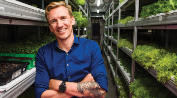 Uzņēmuma Broccoli-Global vadītājs Rinalds Trukšs stāsta, ka tehnoloģijas šajā sfērā attīstoties ārkārtīgi strauji: «Situācija ir apmēram tāda kā ar datoriem 90. gados, kad tu nopirki datoru un drīz tas jau bija pavisam vecs.»
Foto — Gints Ivuškāns