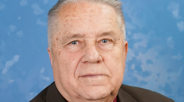 Esot starp jauniem cilvēkiem, arī pats nejūties vecs, atzīst leģendārais fizikas skolotājs Pēteris Puķītis.
Foto no Dobeles Valsts ģimnāzijas arhīva