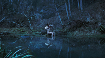 Kadrs no dokumentālo filmu režisora Uģa Oltes pirmās spēlfilmas Upurga.
Publicitātes foto