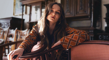 Ezia Latvijas mūzikā gluži kā no zila gaisa ienākusi ar augstvērtīgu debijas albumu.
Publicitātes foto