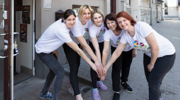 Lai apmierinātu pieprasījumu, Vakariņas ar ukrainietēm no šīs nedēļas notiek katru darbdienu.
Foto — Ieva Salmane