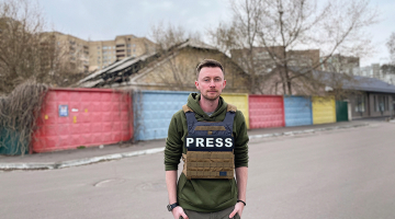 Žurnālists Volodimirs Birjukovs joprojām nespēj atjēgties no Bučā redzētā.
Foto no privātā arhīva