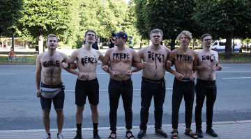 5. jūlijā pie Ministru kabineta notika protests pret jaunajiem mežu ciršanas noteikumiem.
Foto — LETA
