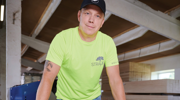 Janeks Savčenkovs, SIA Straubek Furniture valdes loceklis un līdzīpašnieks.
Foto — Edmunds Brencis
