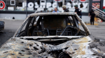 Krievijas armijas sašauts auto Harkivā 21.jūlijā. Foto -REUTERS/Scanpix