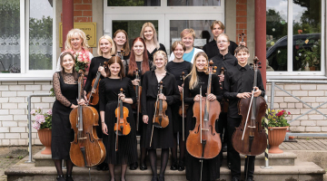 Liepājas Mūzikas, mākslas un dizaina vidusskolas stīgu instrumentu ansamblis Amber Strings.
Foto no privātā arhīva