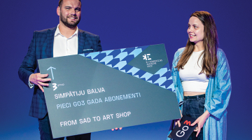 Dita Miska, Instagram konta Viss apnicis autore, saņemot gada balvas E-komercijas zvaigzne simpātiju balvu. «Nav ne veselīgi, ne vajadzīgi uztvert sevi ļoti nopietni. Kosmosa mērogā mēs visi esam tikai puteklīši,» smejas Dita.
Foto no privātā arhīva