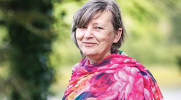 PLATS valdes priekšsēdētāja Sandra Bondarevska pēc izglītības ir dramaturģe un darbojas Īrijas latviešu teātrī Sliedes. Viņa iemēģinājusi roku arī režijā, bet saietā Plats solis kā aktrise piedalīsies izrādē Džungļu joki.
Foto no privātā arhīva