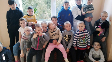 Natālija Pesocka ar saviem audzēkņiem. Foto no privātā arhīva
