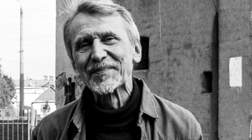 «Tagad ir pilsoniskās apziņas triumfa laiks. Viss, kas cilvēkus šķīra, ir kļuvis nesvarīgs, jo ir lielās lietas, valsts liktenis, kas ir svarīgāks par visu,» saka ukraiņu rakstnieks Mikola Rjabčuks. 
Foto no rakstnieka personīgā arhīva