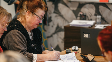 Raisai Lazņenko šogad paliks 74 gadi. Tā kā meita un mazdēli ir Latvijas pilsoņi, beidzot nolēmusi arī pati apgūt valsts valodu.
Foto — Edgars Pohevičs