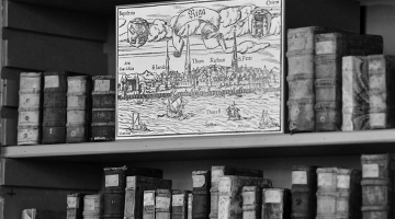 Daļa no Rīgas jezuītu kolēģijas bibliotēkas (1583—1621) krājuma Upsalas Universitātes bibliotēkā.
Foto — Ilmārs Znotiņš