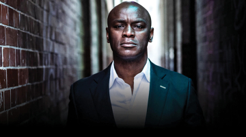 Britu dziedātājs Ola Onabule.
Publicitātes foto