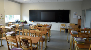 Rīgas 64. viduskkolas klase. Foto - Zane Bitere, LETA