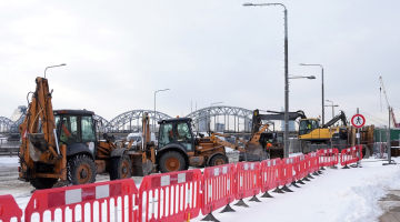 Ceļu remonts sakarā ar "Rail Baltica" izbūvi Rīgas centrā. Foto - Zane Bitere, LETA