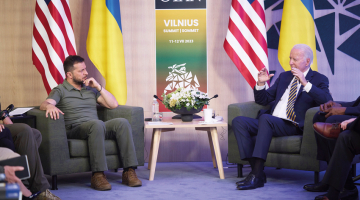 Ukrainas prezidents Volodimirs Zelenskis un ASV prezidents Džo Baidens divpusējās tikšanās laikā Viļņā 12. jūlijā. Fotro – Scanpix