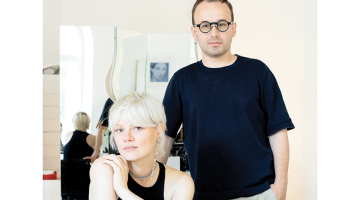 Uzņēmuma idejas autori — modes ilustratore Alīna Grīnpauka un dizainers Jānis Andersons.
Foto — Kristīne Madjare