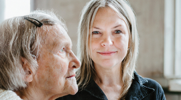 Lidija Lasmane-Doroņina un Inga Ābele.
Foto — Andris Sproģis