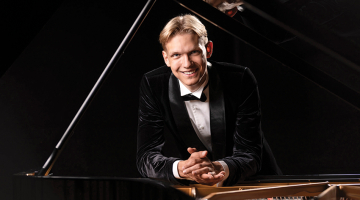 Par uzvaru Jāzepa Vītola Starptautiskajā jauno pianistu konkursā Daniils Mickevičs saņēma ne tikai 5000 eiro prēmiju, bet arī speciālbalvu — stipendiju Feuerwerk klavieru akadēmijas meistarklasēm Einbekā Vācijā.
Foto no personīgā arhīva