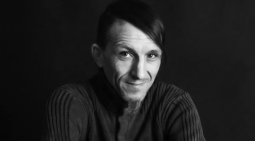 Volodimirs Vakulenko (Володимир Володимирович Вакуленко; 1.07.1972.—1.07.2022.) bija ukraiņu dzejnieks, bērnu grāmatu autors; Olesa Uļanenko Starptautiskās literārās balvas saņēmējs un Lesa Martoviča konkursa laureāts. Septiņus gadus vecā Vitālija tēvs. Krievijas iebrukuma laikā Ukrainā okupanti Volodimiru nolaupīja un vēlāk nogalināja