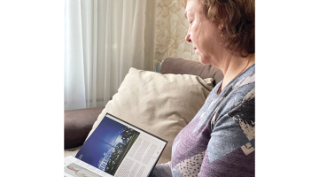 Agrita Petruņina, kas traģēdijā zaudēja dēlu Aldi, ir viena no retajiem, kas joprojām seko līdzi tiesvedībai.
Foto — Baiba Litvina