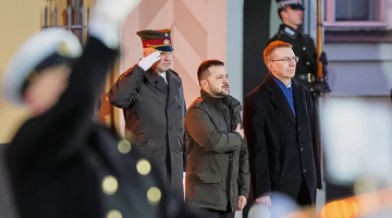 Ukrainas prezidenta Volodimira Zelenska sagaidīšana Rīgas pilī 11. janvārī.
Foto — Gatis Rozenfelds