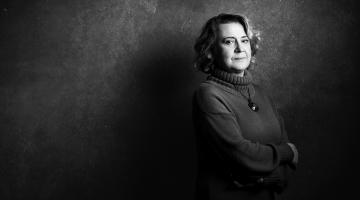 «Raksti patiesību, lai cik nepazīstama tā kādam šķistu, un tev nekad nebūs jāatjaunina rakstītais, jo dzīve tieksies panākt tavu tekstu, nevis otrādi» — tāds ir Oksanas Zabužko kategoriskais imperatīvs. Foto — Lukašs Giza